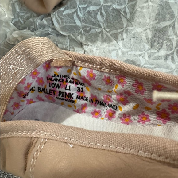 Capezio kids ballet slippers BRAND NEW - Picture 9 of 11